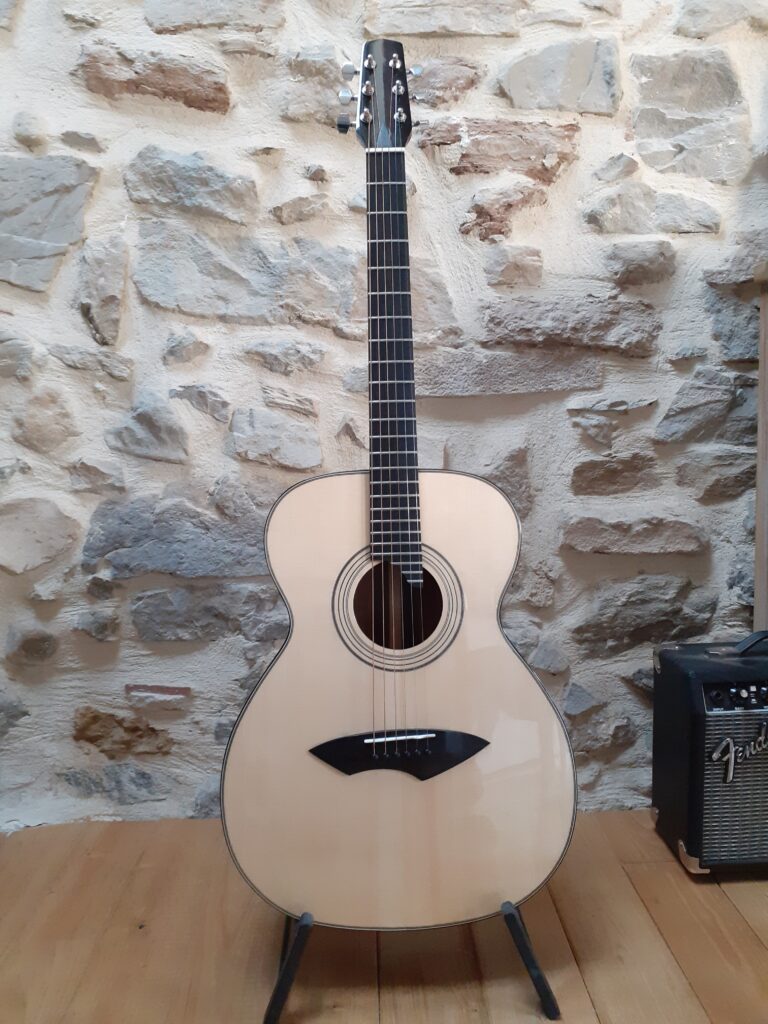 guitare guitar guitare de luthier guitare folk accoustic acoustique guitares narbonne guitare aude guitare electique artisanal