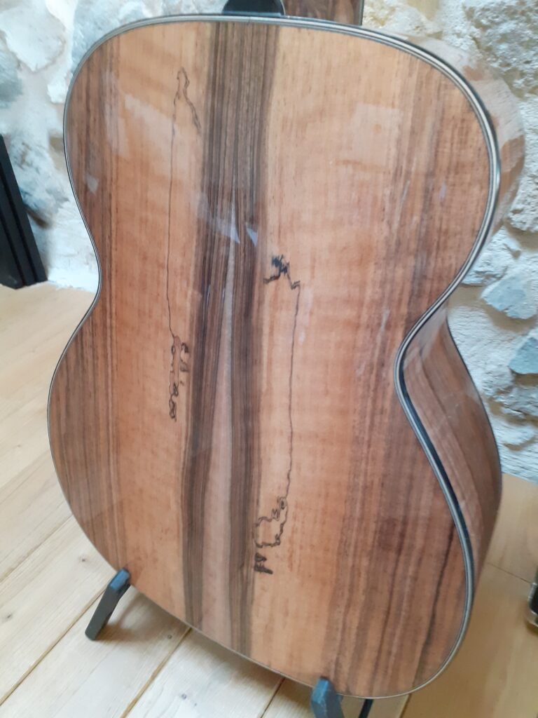 guitare guitar guitare de luthier guitare folk accoustic acoustique guitares narbonne guitare aude guitare electique artisanal