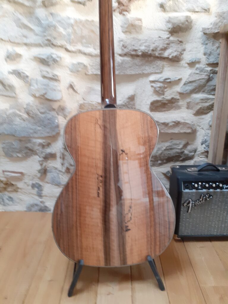 guitare guitar guitare de luthier guitare folk accoustic acoustique guitares narbonne guitare aude guitare electique artisanal