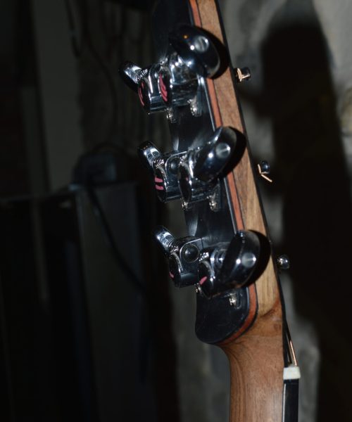 guitare guitar guitare de luthier guitare folk accoustic acoustique guitares narbonne guitare aude guitare electique artisanal